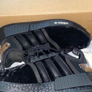 Adidas NMD R1 Black Velvet Size 8